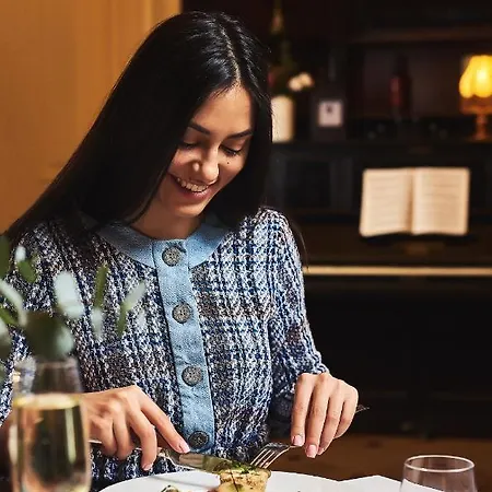 Barrio ゲストハウス 4*