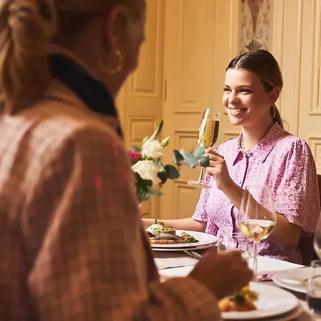 Barrio ゲストハウス 4*