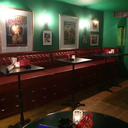 巴里奥别墅公寓 4*